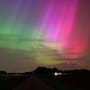Naturspektakel in Niedersachsen: Polarlichter färben den Nachthimmel bunt