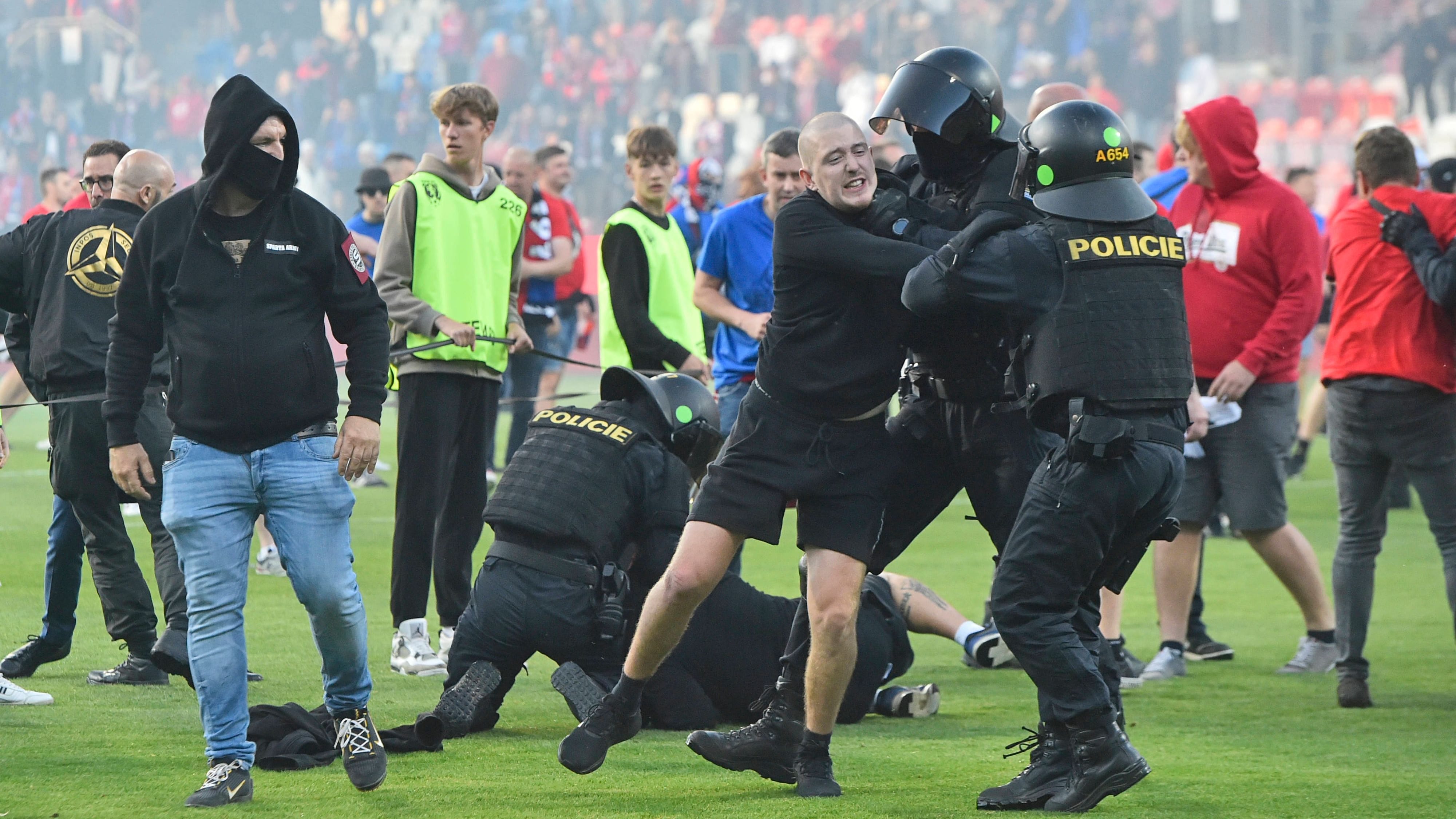 Sparta Prag: Fan-Krawalle bei Pokalfinale überschatten Sieg