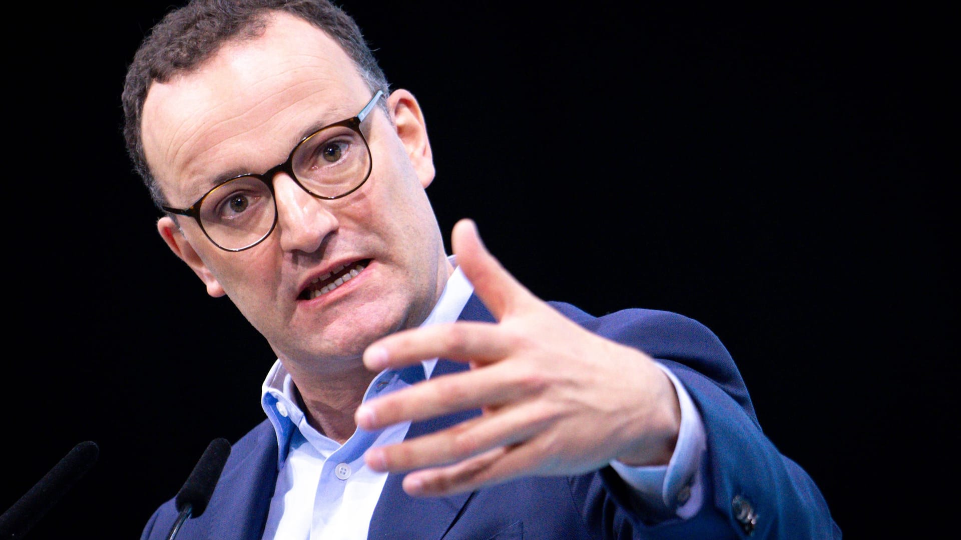 Der ehemalige Gesundheitsminister Jens Spahn profiliert sich jetzt mit Migrationspolitik.