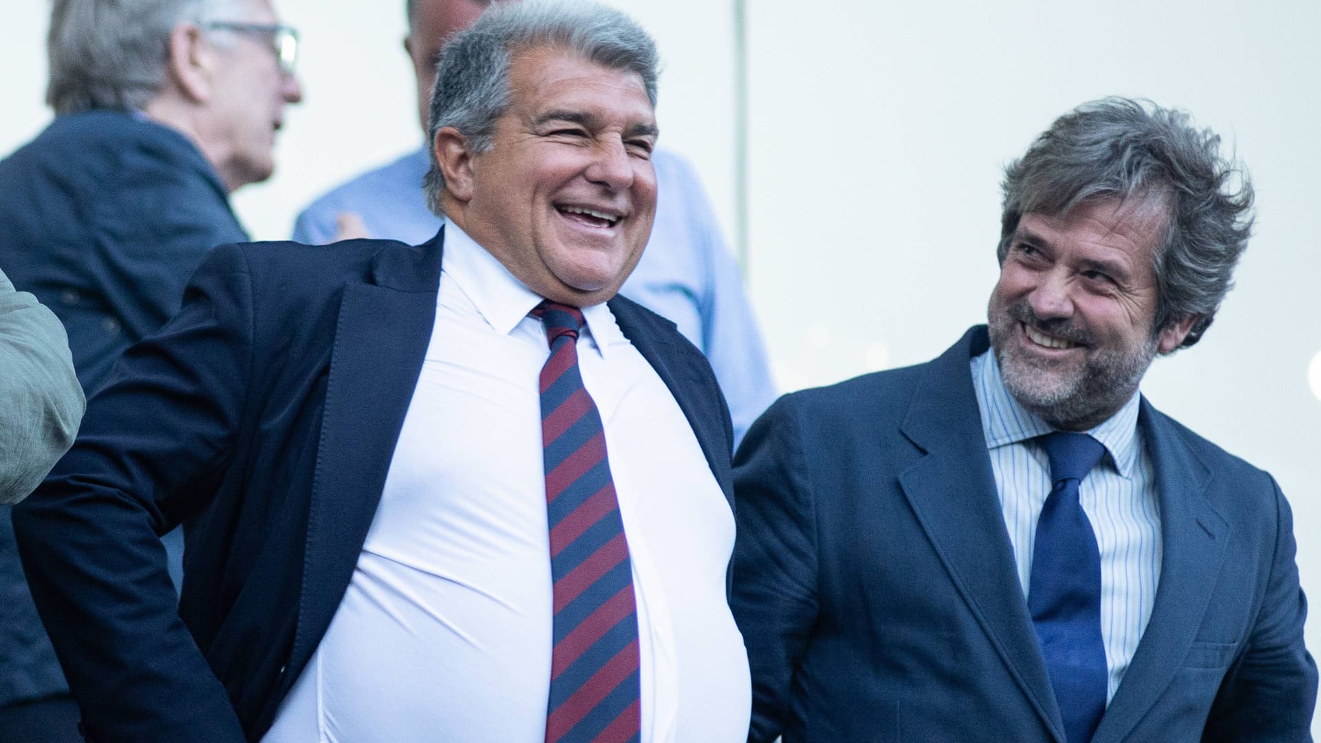 Mächtiger Barcelona-Präsident: Joan Laporta (li.) duldet keine Kritik am Klub.