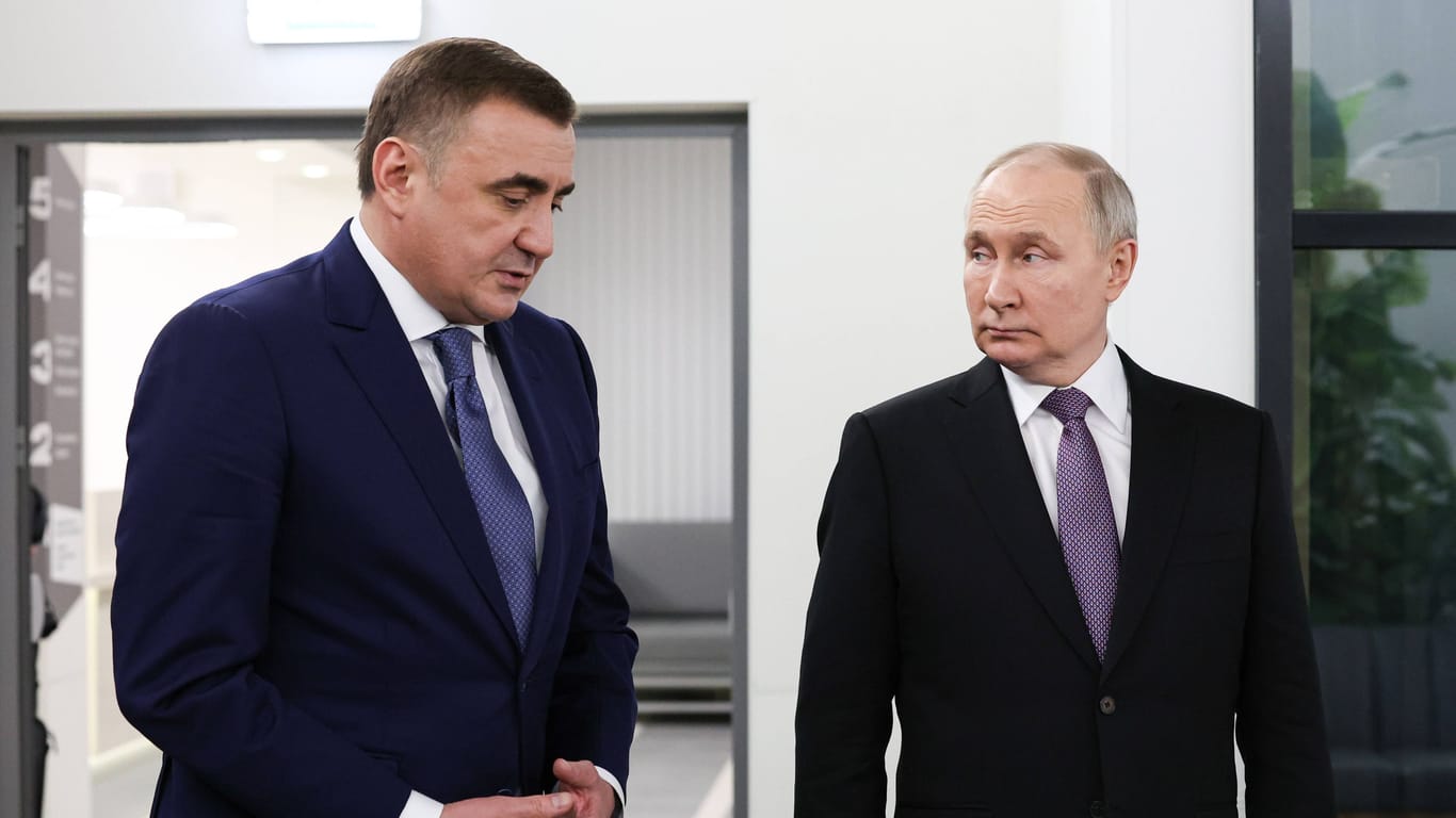 Februar 2024: Gouverneur Djumin (l.) und Präsident Putin treffen sich zum Austausch.