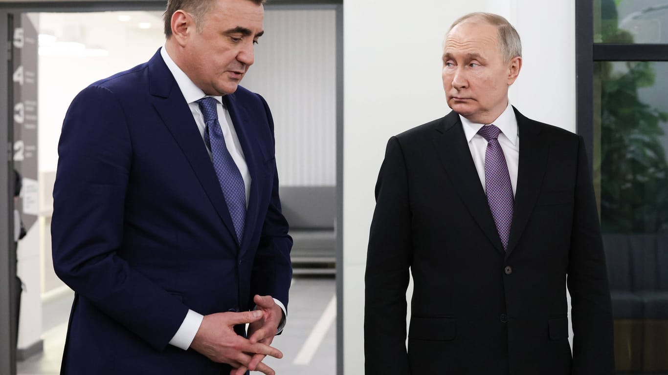 Februar 2024: Gouverneur Djumin (l.) und Präsident Putin treffen sich zum Austausch.