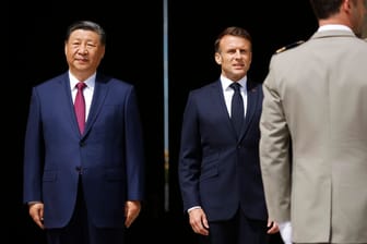 Xi Jinping und Emmanuel Macron: Der chinesische Besuch in Frankreich wird von zwei großen Streitthemen überschattet.