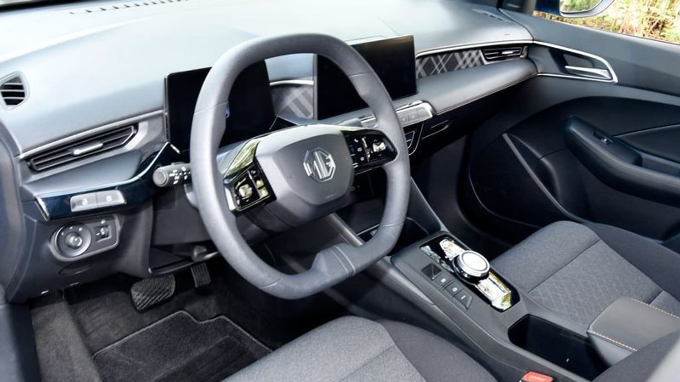Digital, funktional und auf das Nötigste beschränkt: das Cockpit des MG3.