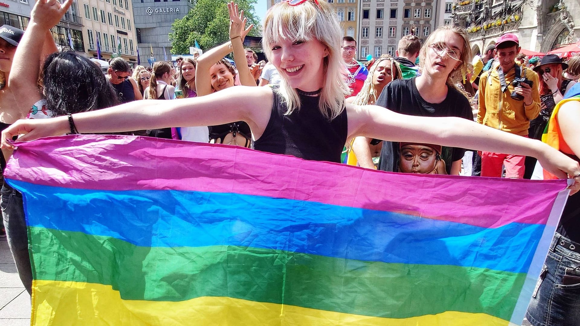 Christopher Street Day in München, 2023 (Archivbild): Es gibt Fortschritte gegen Queerfeindlichkeit, aber auch Rückschläge.