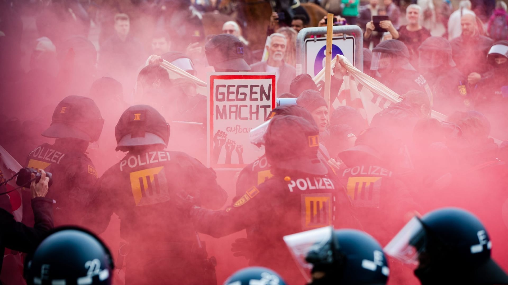 Revolutionäre 1. Mai Demo - Stuttgart