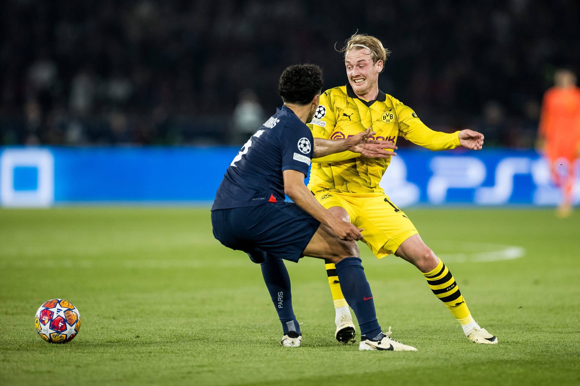 Julian Brandt (bis 85. Minute): Der Nationalspieler versuchte, sich immer wieder offensiv einzuschalten und den Ball weiterzuleiten (35.). Er machte das Spiel schnell und legte mit seiner Zuckerflanke auf den Kopf von Hummels das 1:0 auf (50.). Note: 2