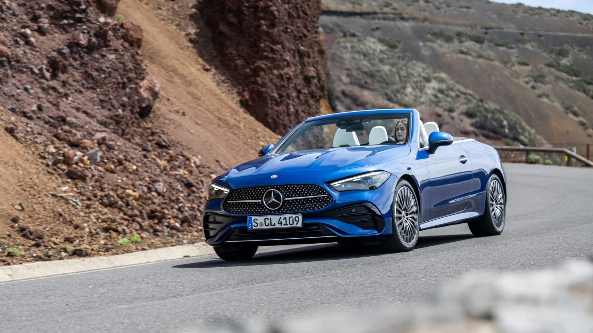 Fahransicht des neuen Mercedes-Benz CLE Cabriolet