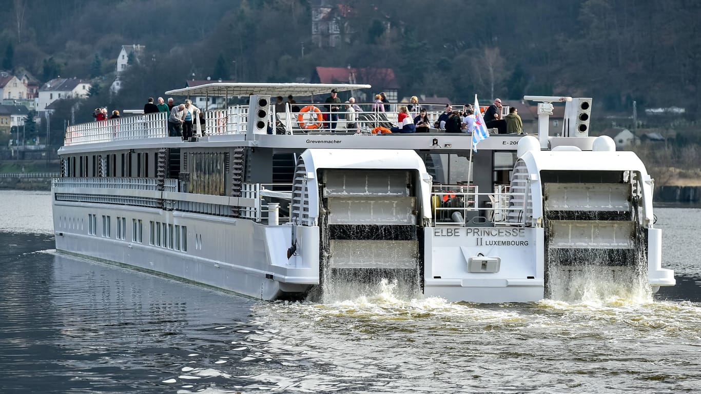 Die MS "Elbe Princesse" in Tschechien: Sie bleibt für mehrere Tage in Hamburg.
