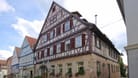 Rotes Fachwerkhaus in Vaihingen (Symbolbild): In der Stadt nahe Stuttgart sind mehrere Mädchen von einem mutmaßlichen Sexualstraftäter belästigt worden.