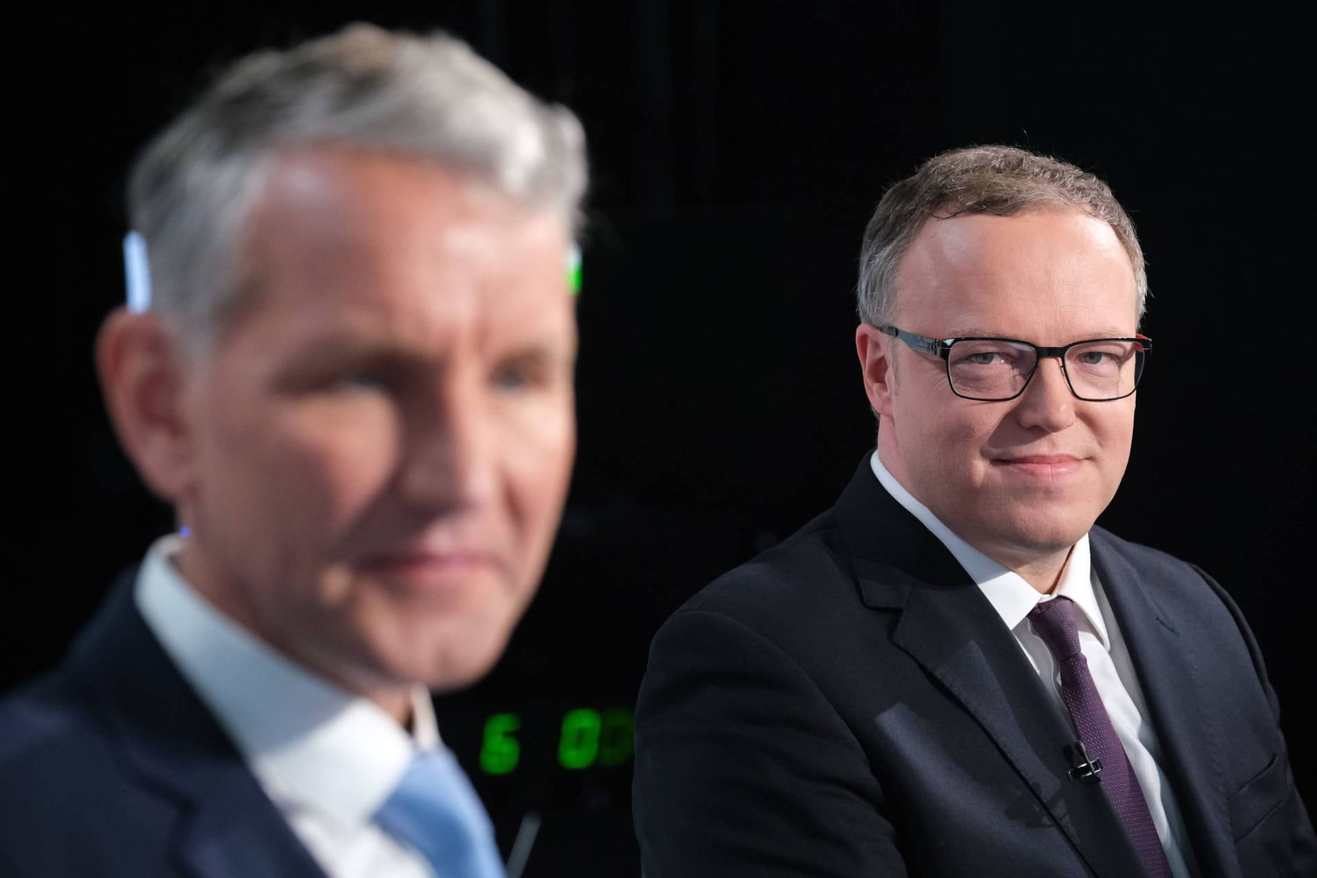 Björn Höcke (l.) und Mario Voigt (Archivbild): Eigentlich betont der thüringische CDU-Vorsitzende Voigt, eine Zusammenarbeit mit der AfD konsequent abzulehnen.