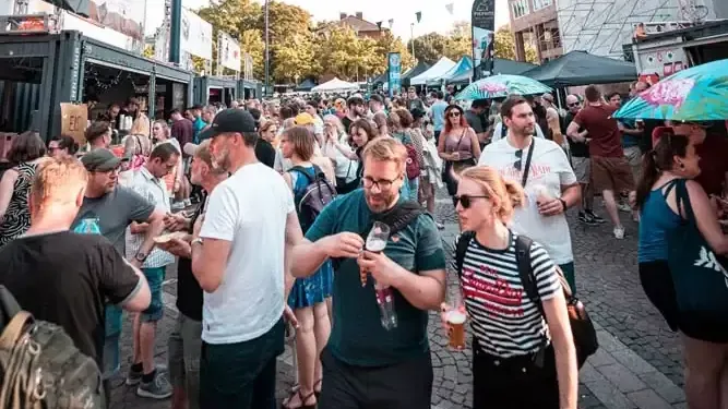 Besucher auf dem Dortmunder Festival der Bierkultur (Archivbild): Hunderte Biersorten können hier getestet werden. Besucher auf dem Dortmunder Festival der Bierkultur (Archivbild): Hunderte Biersorten können hier getestet werden.