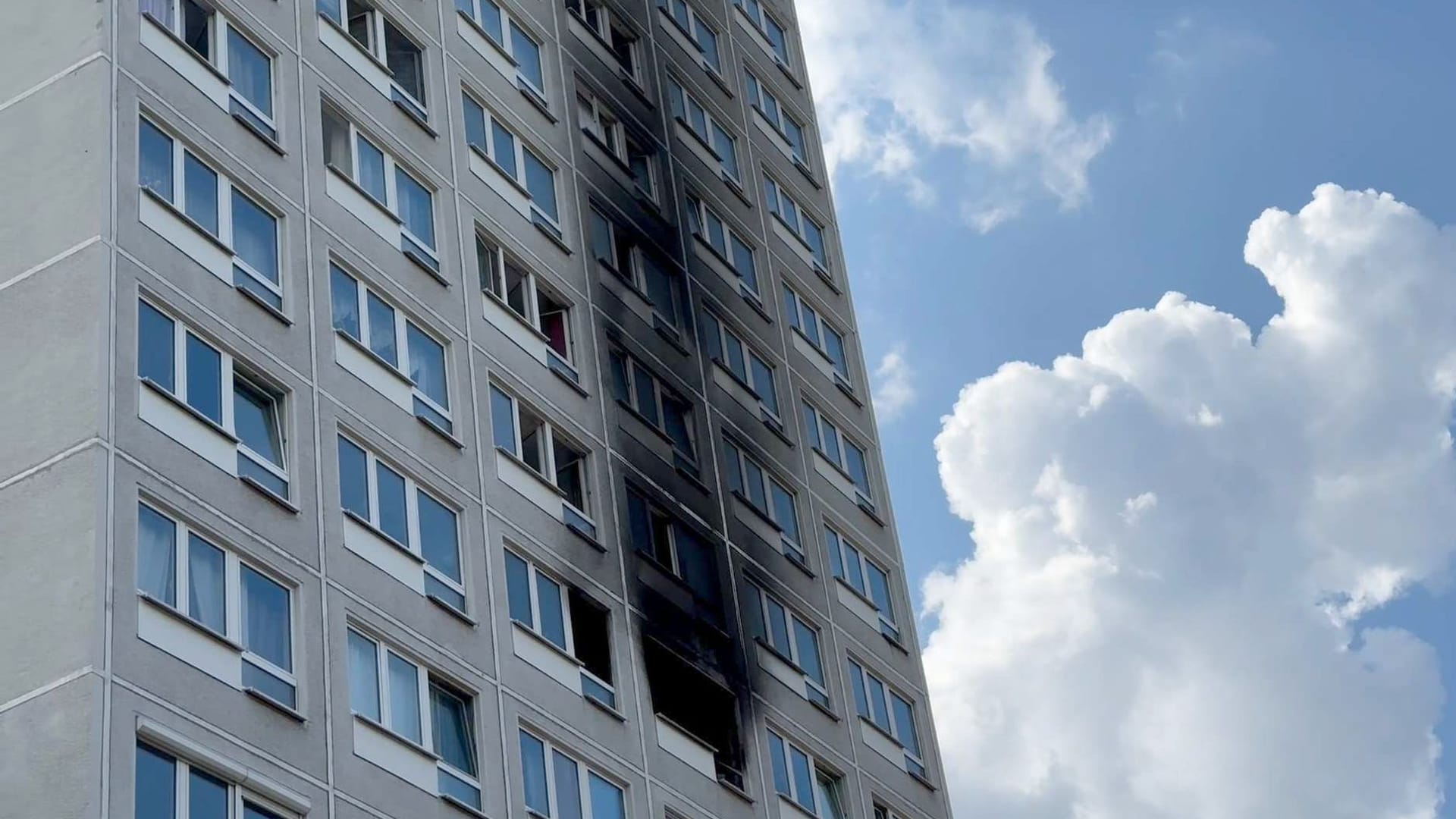 Brand in Mehrfamilienhaus in Leipzig - ein Todesopfer