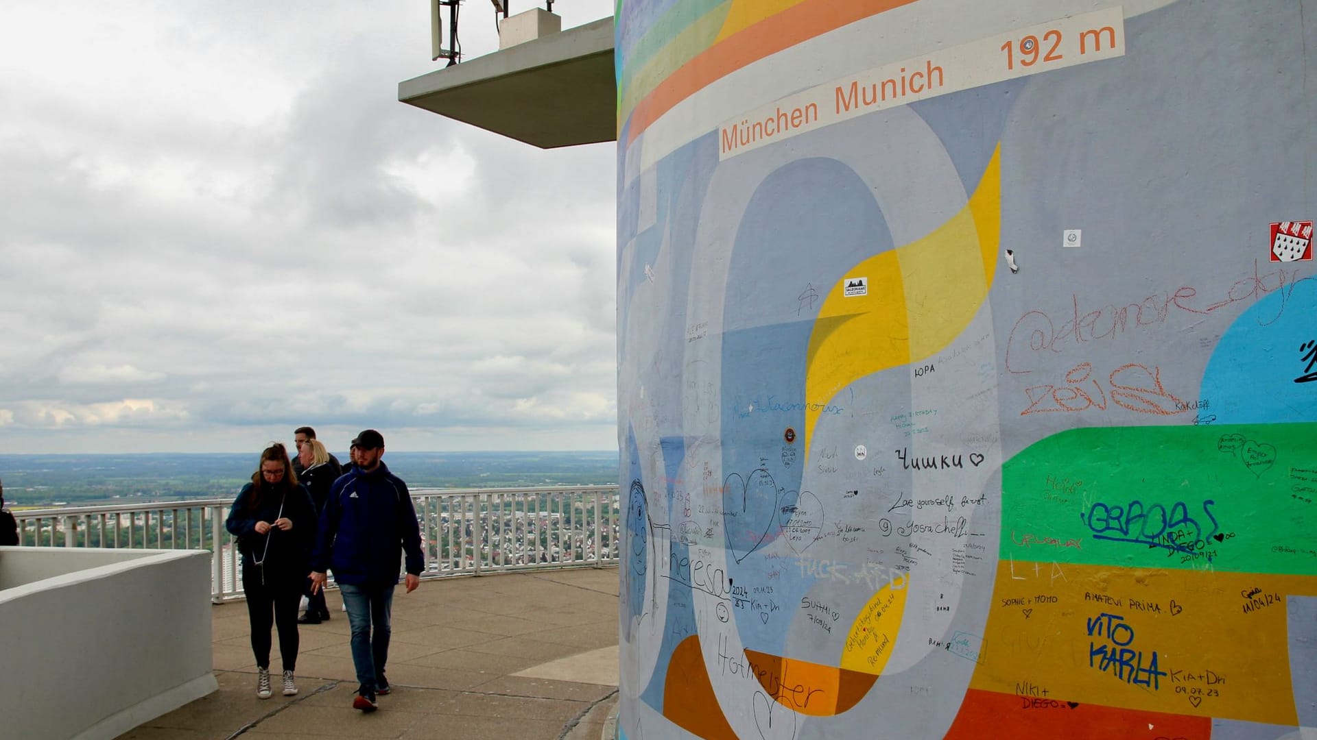 Einer der letzten Rundgänge auf 192 Metern Höhe. Bald wird der Turm zwei Jahre lang geschlossen bleiben.