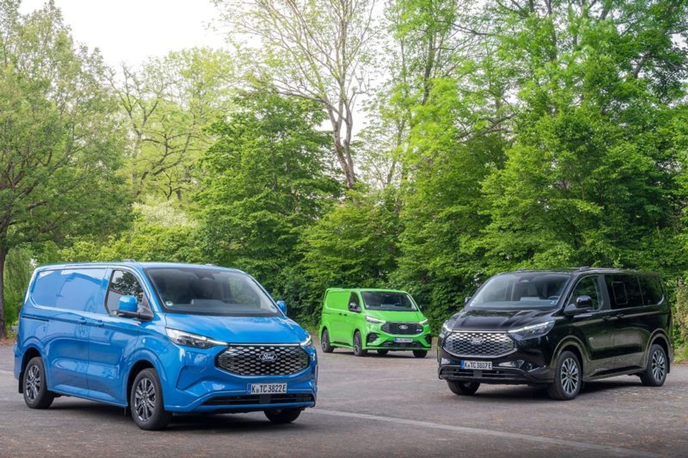 Ford treibt die Elektrifizierung seiner Nutzfahrzeuge voran – und baut mit dem Transit und Tourneo Custom einen Konkurrenten für den VW ID.Buzz.