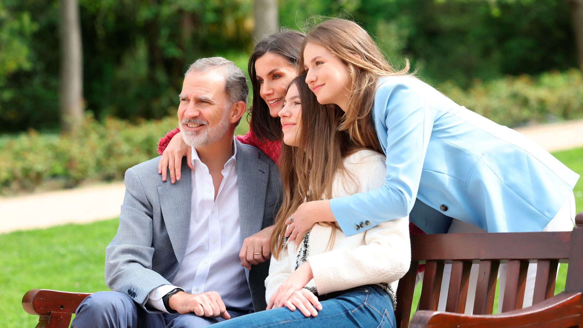 König Felipe VI. und Königin Letizia mit ihren Töchtern.