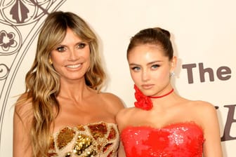 Heidi Klum mit ihrer Tochter Leni bei einer Gala im Januar 2024 in Los Angeles.