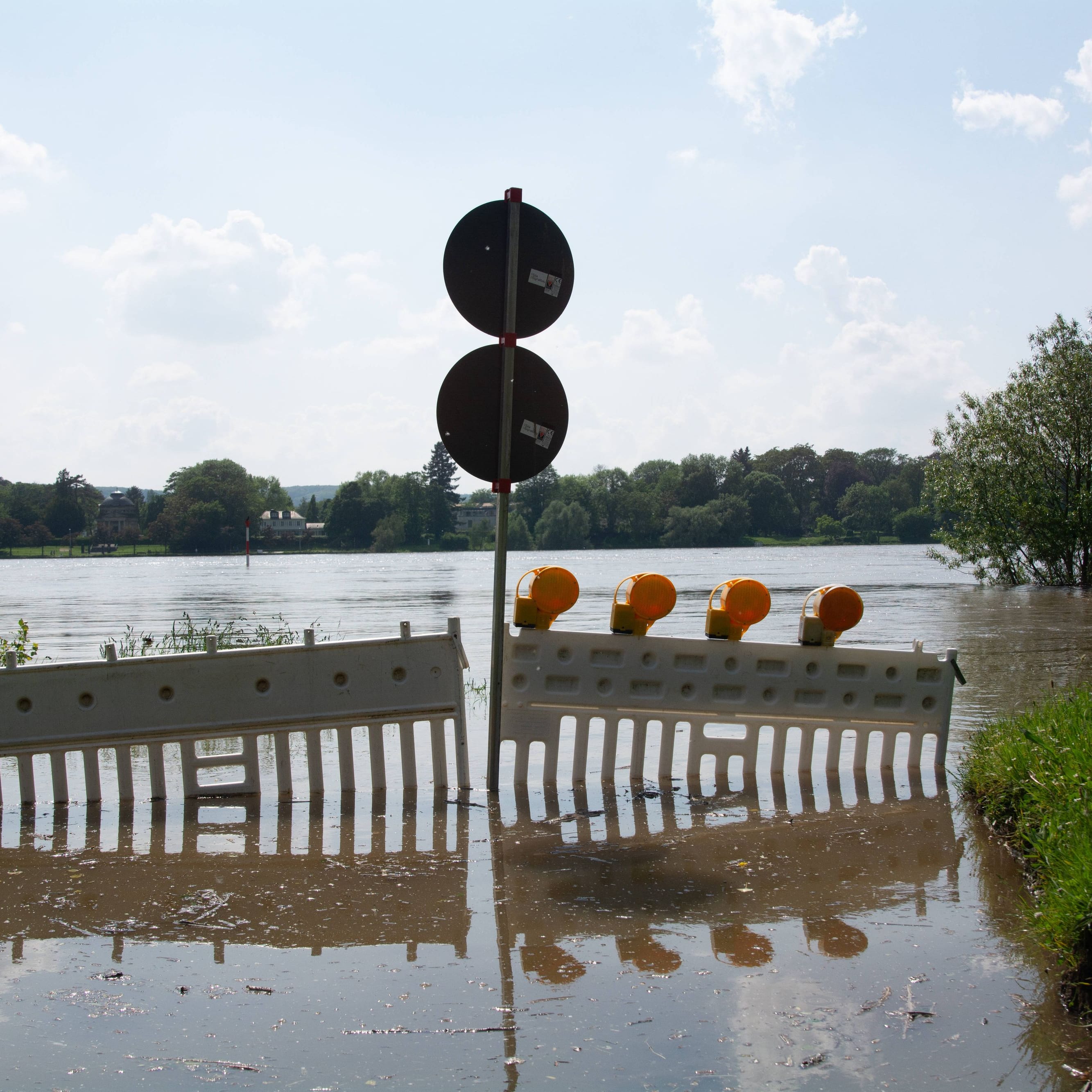 Hochwasser am Rhein: Die starken Regenfälle im Süden zeigen auch im größten Fluss ihre Wirkung.