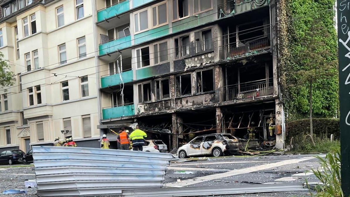 Das in Brand geratene Haus in Düsseldorf. Das in Brand geratene Haus in Düsseldorf.
