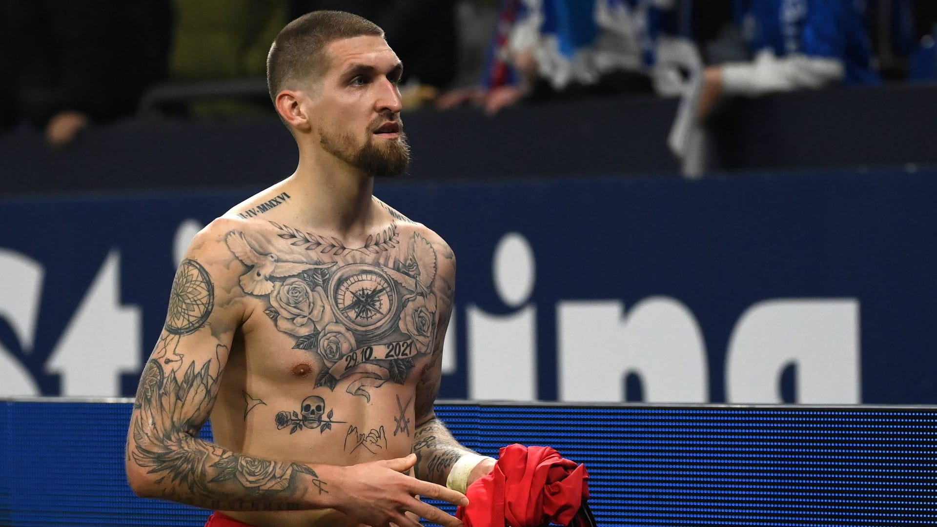 Leverkusens Robert Andrich: Ähnlich wie er können sich auch einige Leverkusen-Fans bald ein Tattoo stechen lassen.