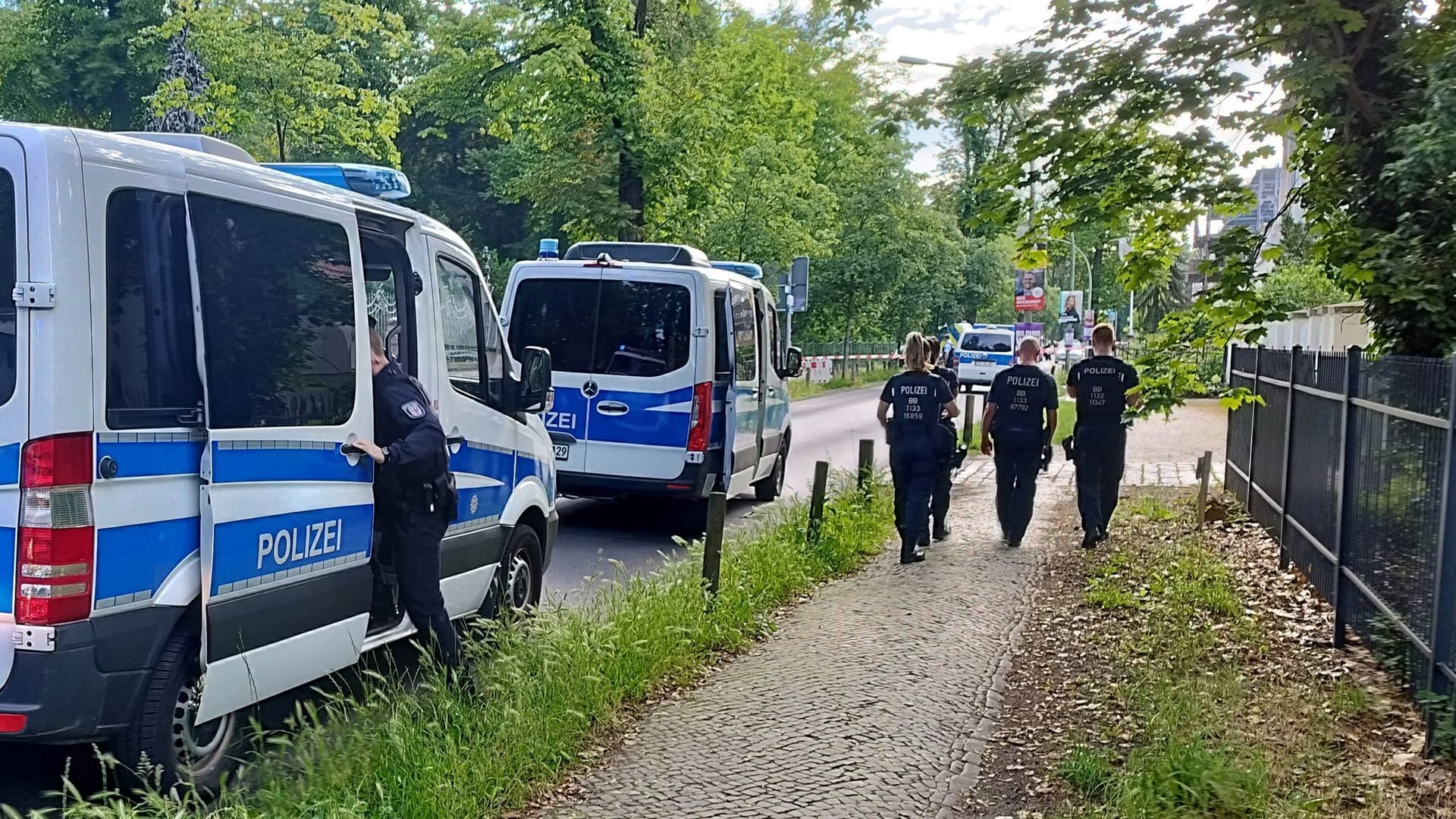 Polizisten in Potsdam (Archivbild): Ein Haftbefehl wurde beantragt.