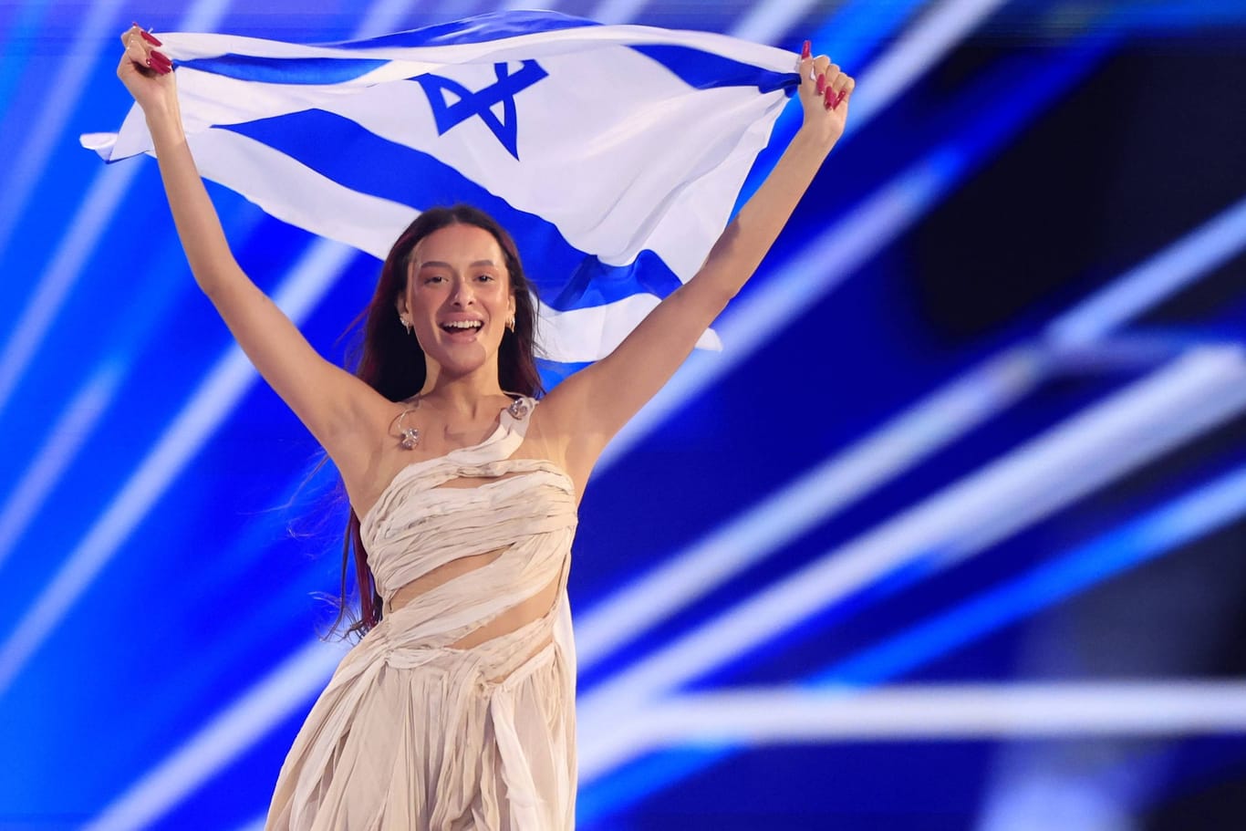 Eden Golan: Beim Flaggenlauf des ESC wurde die israelische Sängerin vom Publikum ausgebuht.