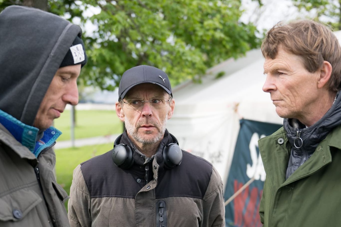 Die drei Hungerstreikenden Wolfgang Metzeler-Kick (l-r), Richard Cluse und Michael Winter : Hier stehen sie im Hungerstreik-Camp.