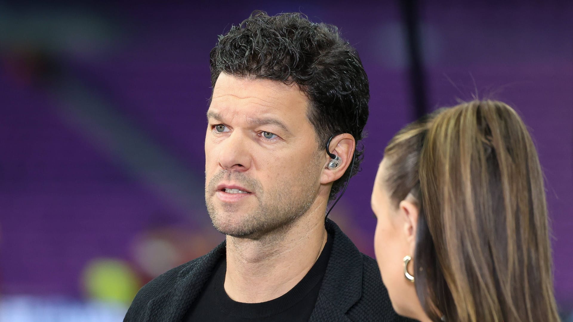 DAZN-Moderator Michael Ballack war empört angesichts der vermeintlichen Fehlentscheidung.