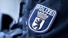 15.01.2023, Berlin, Polizeieinsatz in Berlin. Logo der Berliner Polizei mit Schriftzug