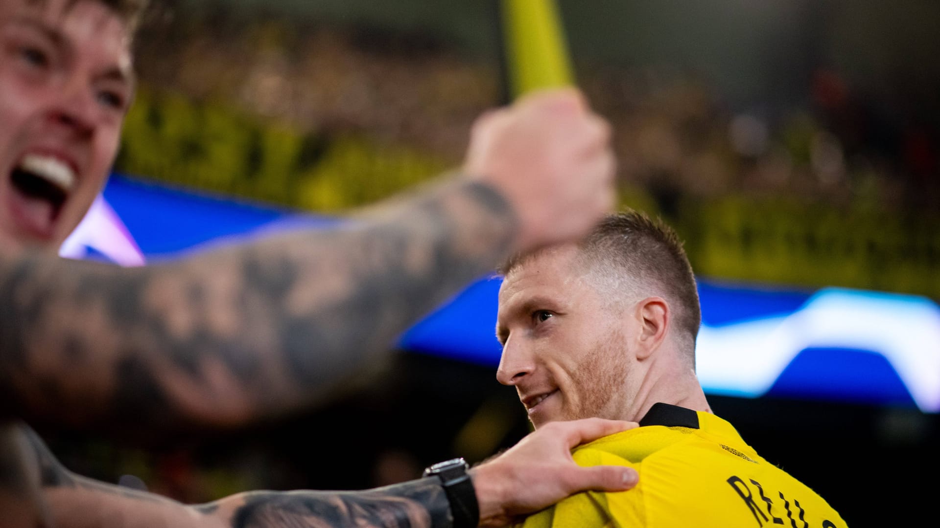 Marco Reus musste nach dem Spiel im Pariser Prinzenpark zu den Auswärtsfans in die Kurve.