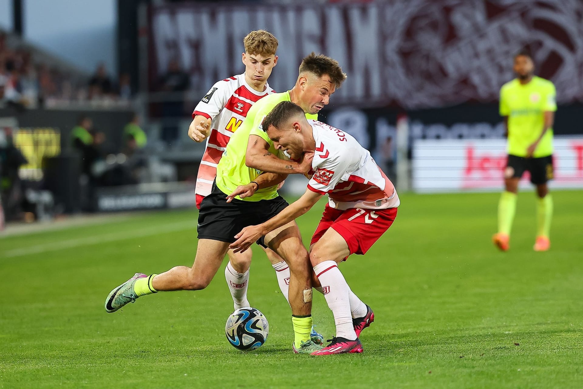 Jahn Regensburg - SV Wehen Wiesbaden