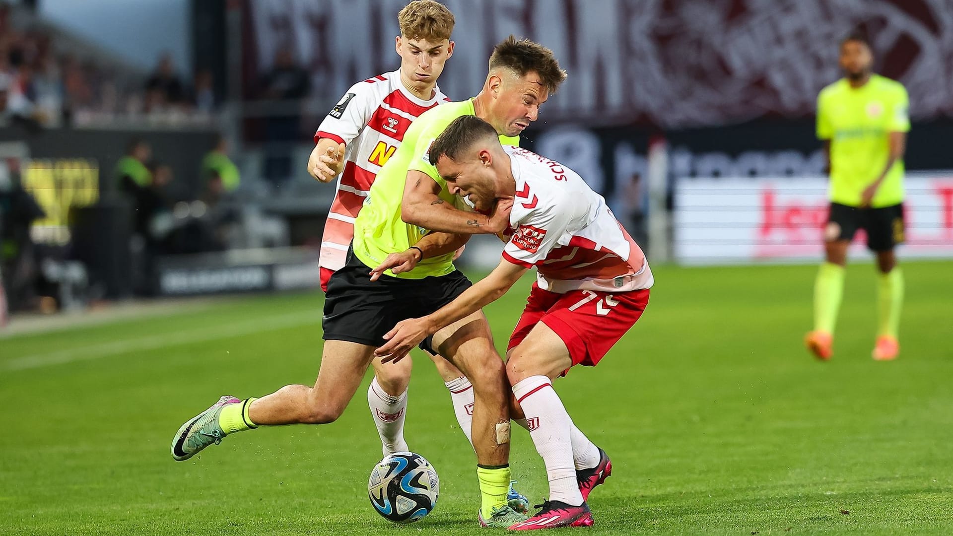 Jahn Regensburg - SV Wehen Wiesbaden