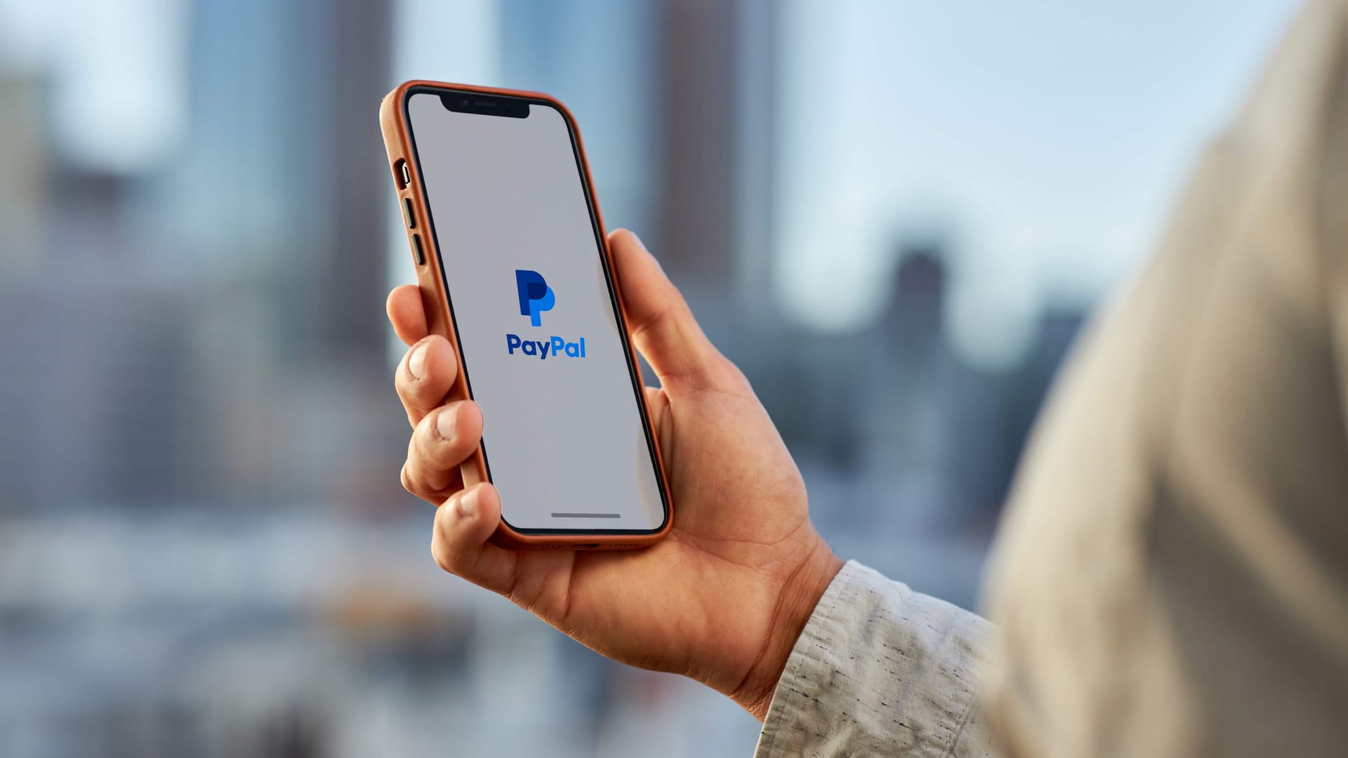 Immer wieder haben es Betrüger auf die Nutzer von PayPal abgesehen. (Symbolbild) Immer wieder haben es Betrüger auf die Nutzer von PayPal abgesehen. (Symbolbild)