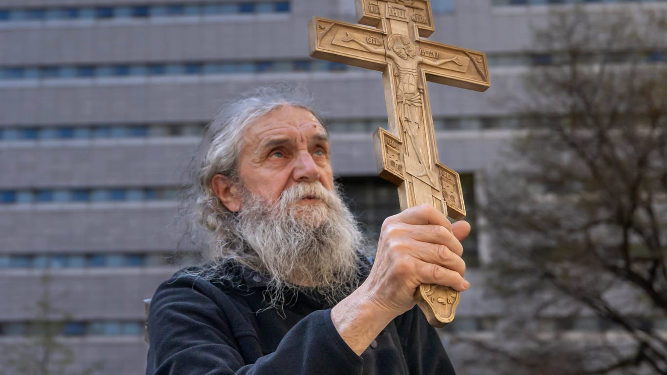 Beim Teutates: Ein spirituell angehauchter Trump-Anhänger vor dem Gericht in Manhattan.