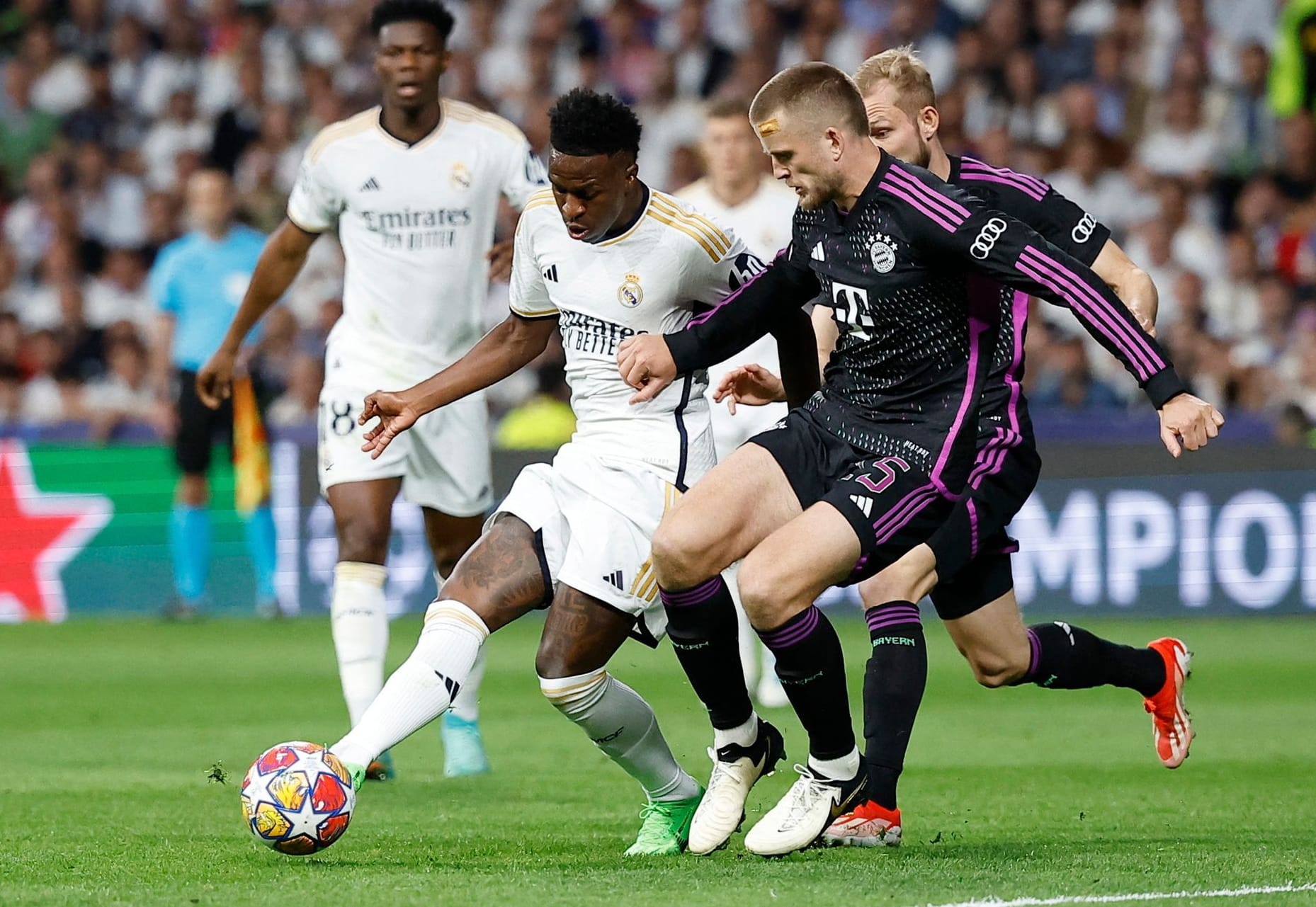 Eric Dier: Strahlte Ruhe aus. Ließ sich im Gegensatz zu Mazraoui vorm Pfostentreffer nicht tunneln. Blockte diesen und viele andere Bälle. Ganz wichtig: Klärte Vinicius' gefährlichen flachen Ball vor seinem einschussbereiten Valverde (46.). Bedrängte Rodrygo noch entscheidend (55.). Konnte Joselu beim 1:2 nicht mehr stoppen. Note 2