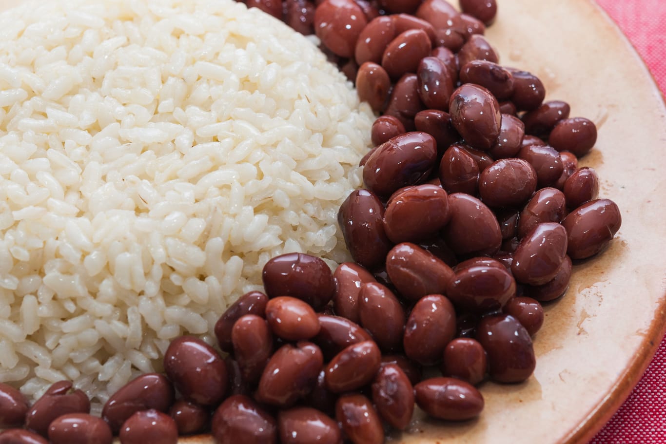 Bohnen und Reis: Ein einfaches Essen, aber ein Lieblingsgericht.
