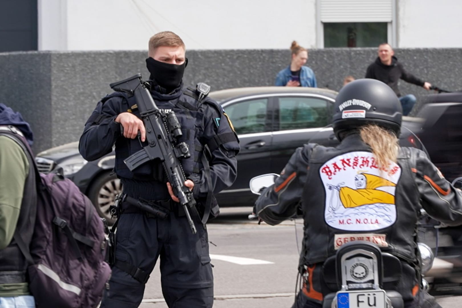 Ein Mitglied der Bandidos beim Bikertreffen in Nürnberg: Das USK rückte an, weil Bandidos, Hells Angels und Outlaws in Streit geraten sind.