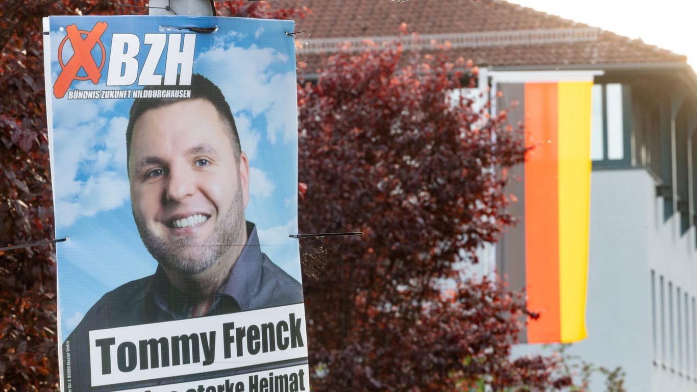 Wahlplakat von Tommy Frenck: Der 37-Jährige ist ein bundesweit bekannter Neonazi.