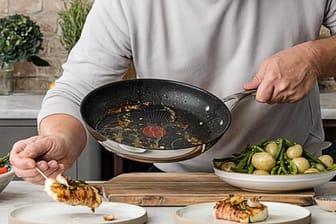 Kochen wie ein Profi: Sichern Sie sich das begehrte Jamie Oliver Pfannenset von Tefal heute bei Amazon zum Spitzenpreis.