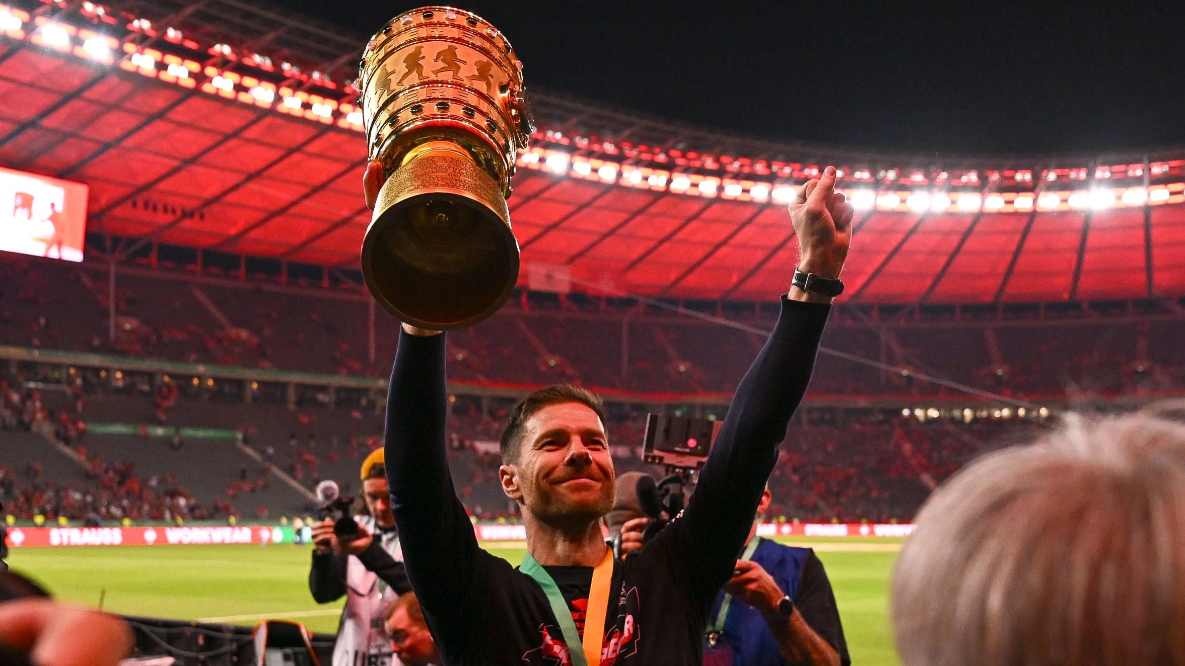 Xabi Alonso: Leverkusen-Trainer mit großem Lob an Double-Helden
