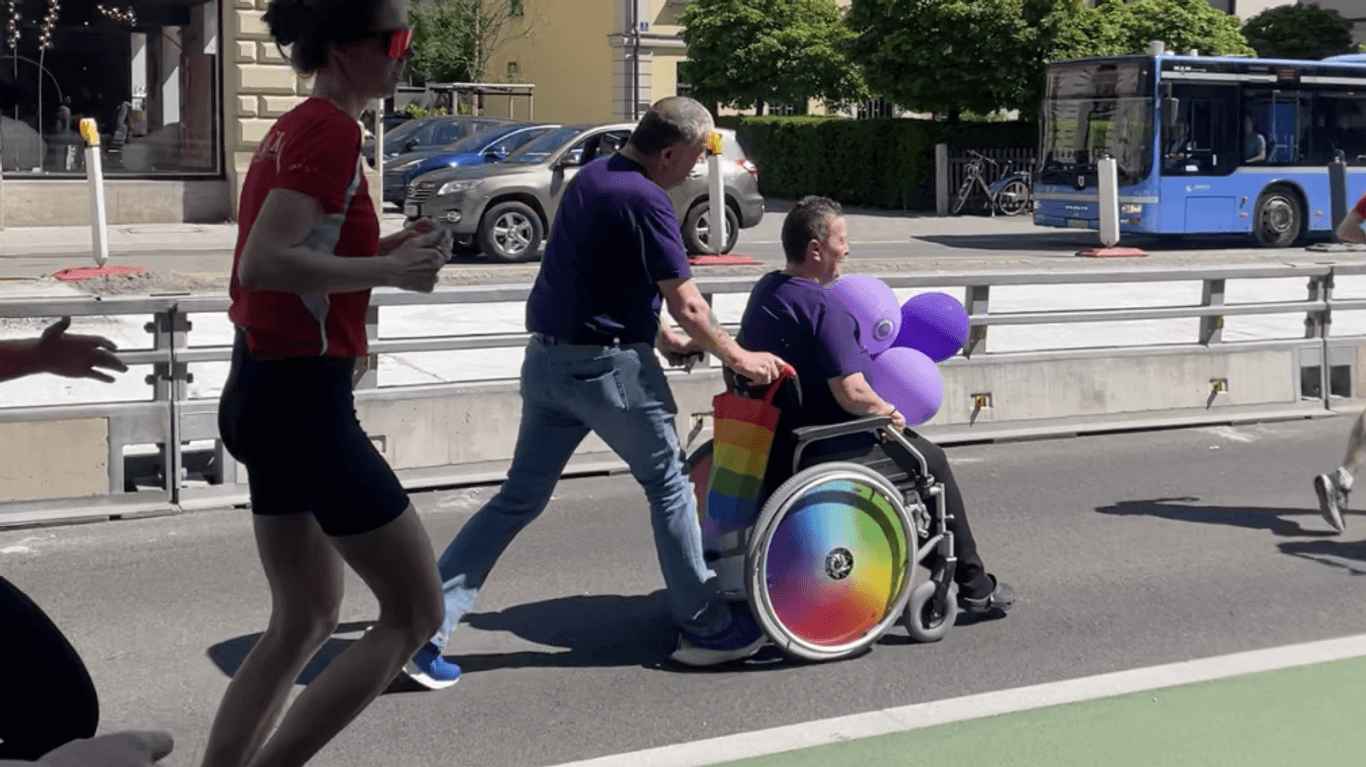 Vielfalt und Toleranz: Beim "Giro di Monaco"-Lauf setzten die Münchner am Sonntag ein Zeichen für eine offene Gemeinschaft.