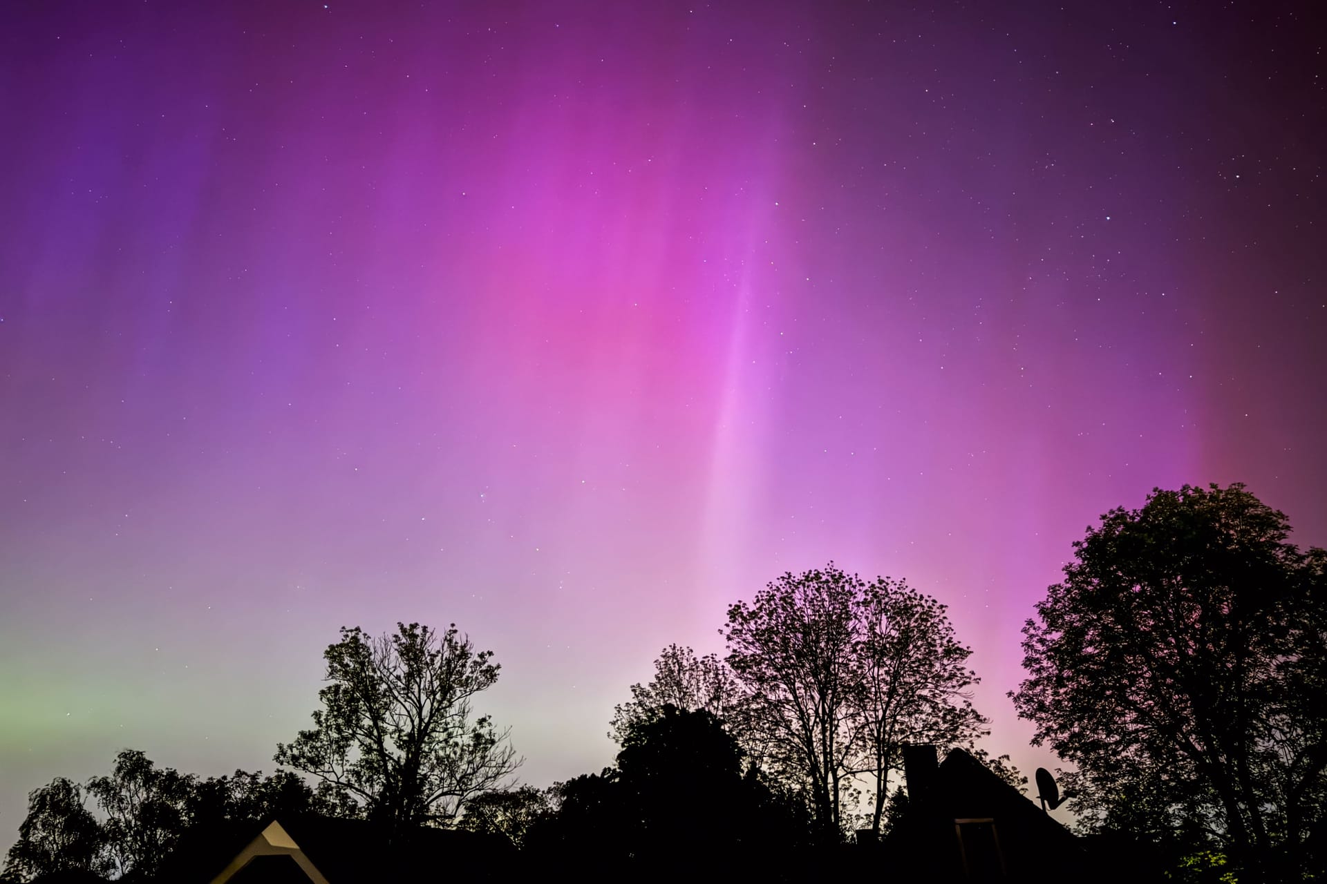 Polarlichter am Nachthimmel über Bayern: Auch in Nürnberg war das Naturschauspiel zu sehen.