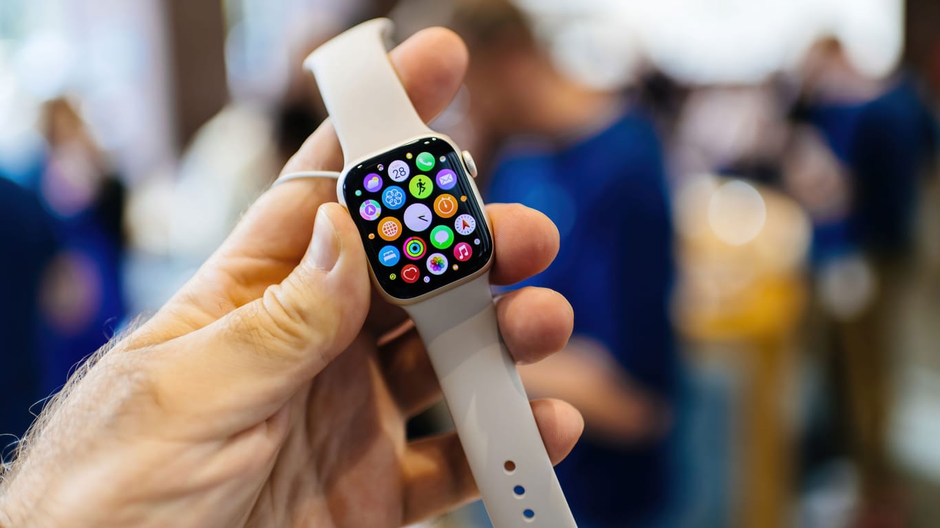 Smartwatches im Test: Die Stiftung Warentest prüft smarte Uhren von Apple, Garmin, Samsung Galaxy Huawei, Fitbit und Co.