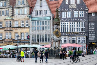 Der Marktplatz mit Roland in Bremen (Symbolbild): In Sachen Glück kann die Stadt noch einiges aufholen.