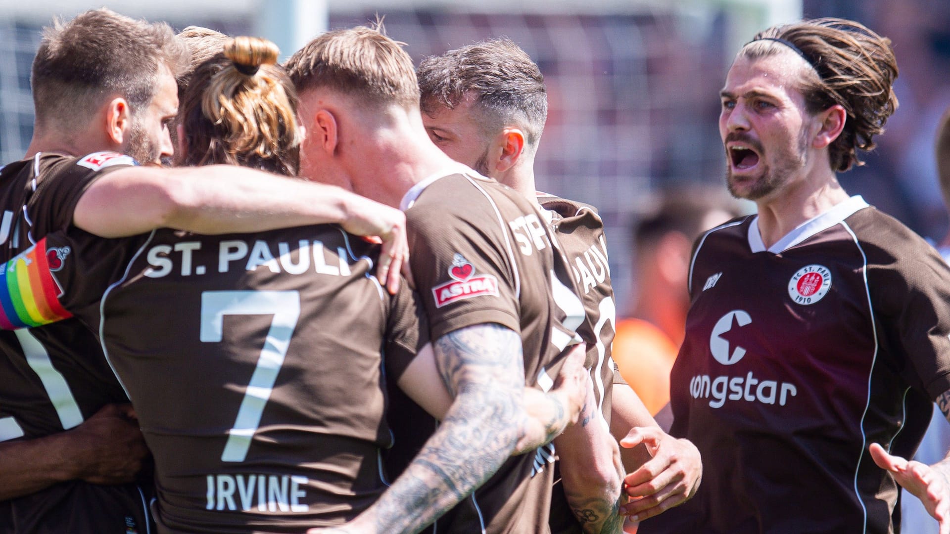 Jubel beim FC St. Pauli: der Aufstieg in die Bundesliga ist geschafft.