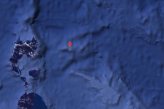 Google Maps zeigt nur einen grauen Fleck an der Stelle, wo die Insel sich befinden soll.