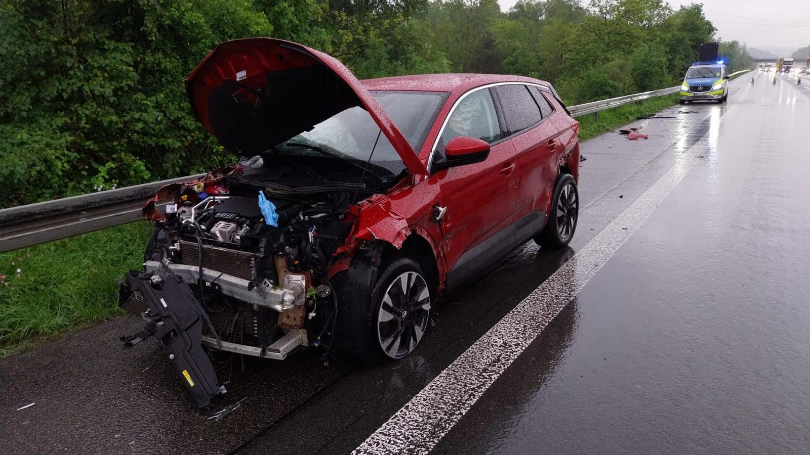 Unfall auf der A3 Richtung Köln mit zwei Verletzten