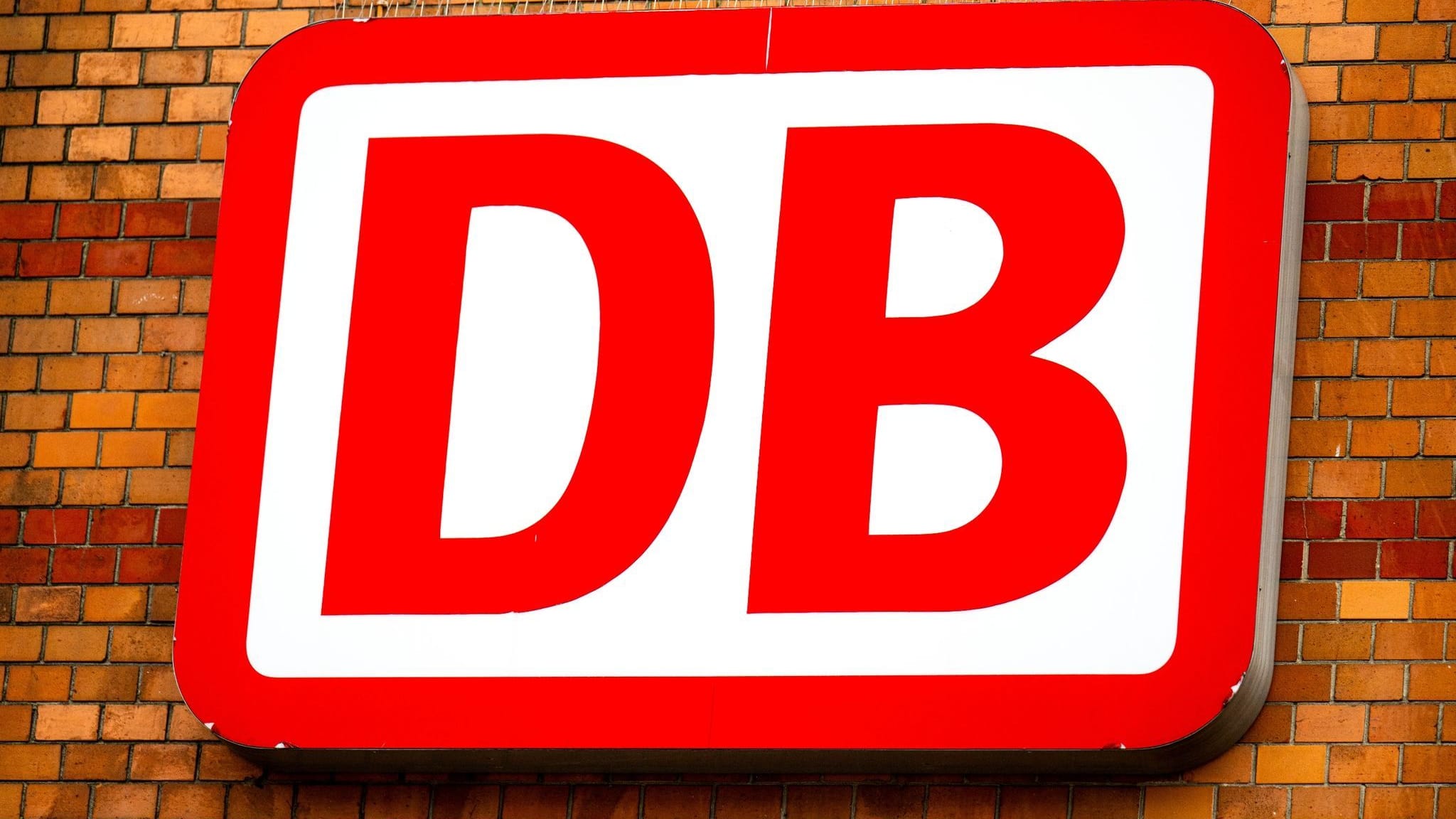 Deutsche Bahn: Vier Bieter für DB Schenker – 15 Milliarden für Verkauf?
