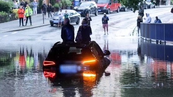 Schwere Unwetter wüten seit den Abendstunden in der Innenstadt von Nürnberg.