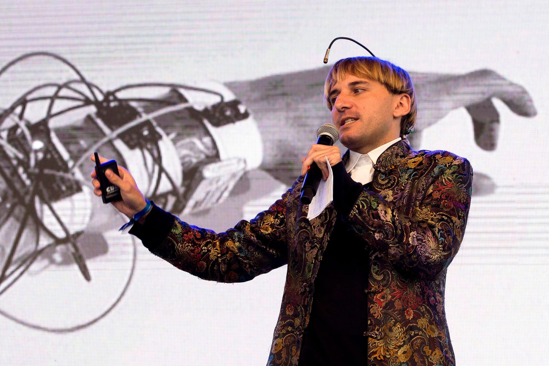 Cyborg-Aktivist und Künstler Neil Harbisson (Archivbild): Er will sich bald ein neues technisches Organ einpflanzen lassen.